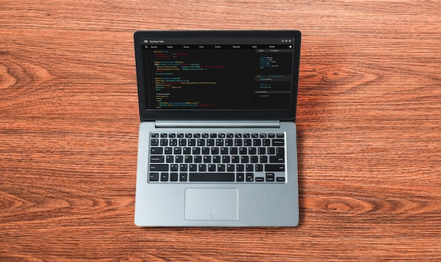 Modern uygulamalar için bilgisayar ekranında yazılım geliştirme programlaması