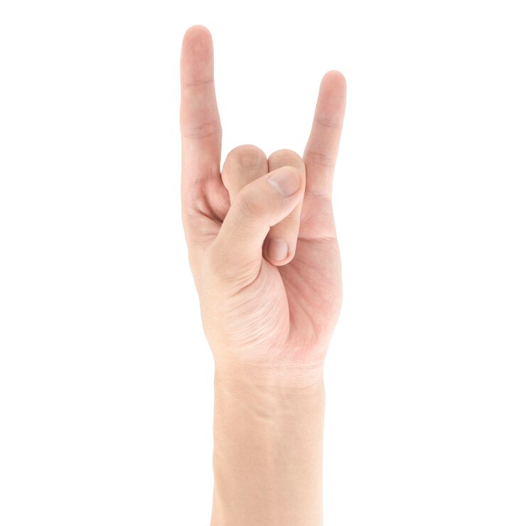 Rock n roll işareti el hareketi beyaz arka planda izole edilmiş, Kırpma yolu dahil.
