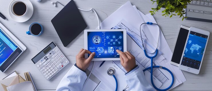 Fotoğraf telemedicine doctor consulting remotely