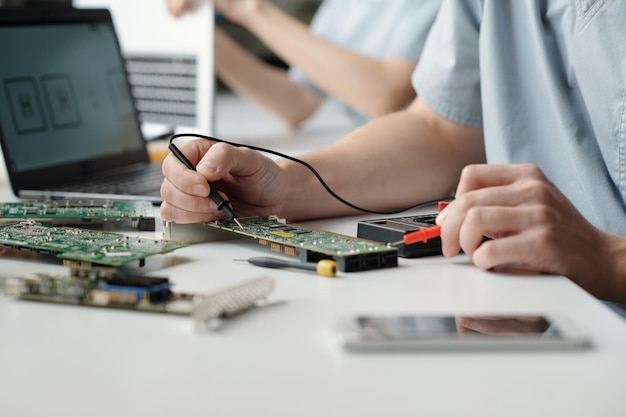 Checking and repairing motherboard
