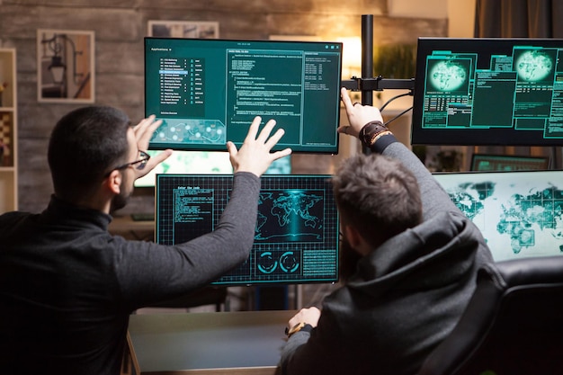 Crew of cyber terrorist talking about destroying gouvernements all over the world.