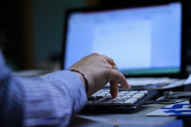 Details of the office work of a businesswoman at work