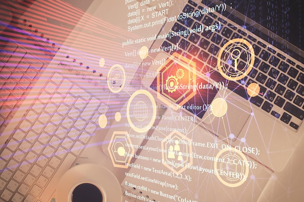 Useita päällekkäisiä valotuksia datateeman piirroksen hologrammista tietokoneella varustetun työpöydän päällä. Konsepti teknologiasta