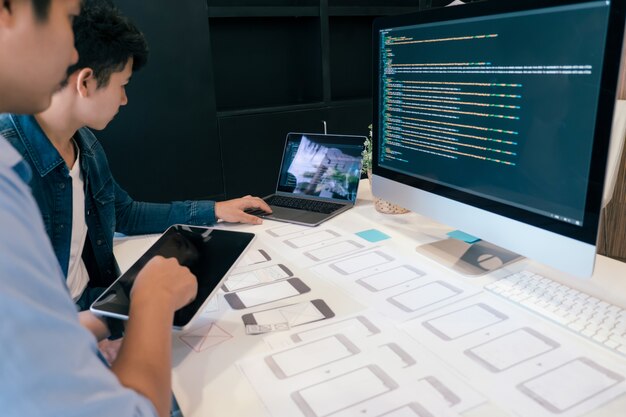 UX UI- ja ohjelmointikehitysteknologia.