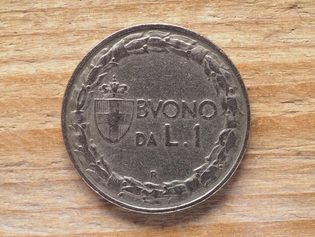 1 lira coin reverse showing coat of arms of Savoy currency of I