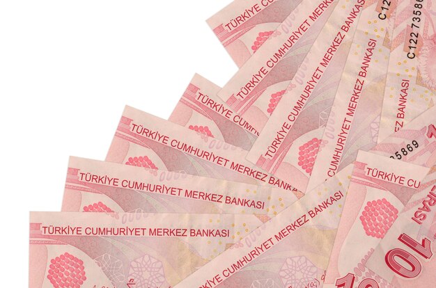 10 turkse lira's rekeningen liggen in verschillende volgorde geïsoleerd op wit