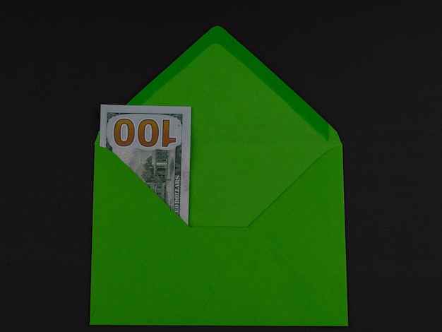 100 Amerikaanse dollar in de envelop