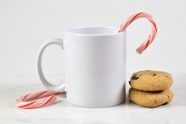 11 oz Coffee Mug and Chocolate Chip Cookies