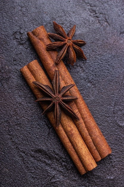 2 sticks of anise and anise stars