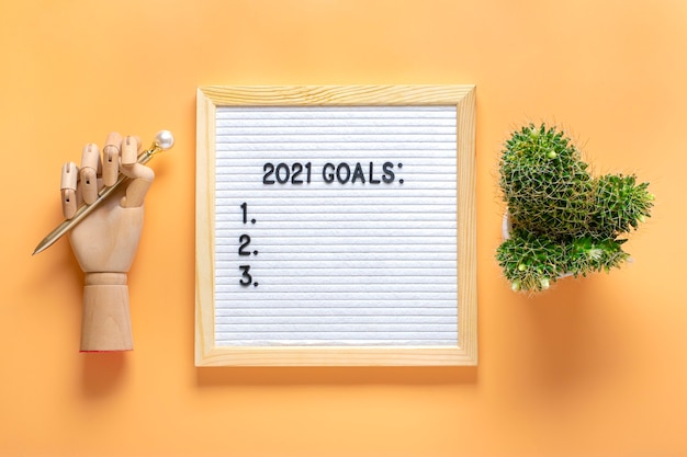 2021 goals Motivational quote on message felt board