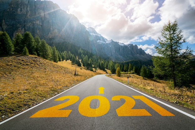 2021 New Year road trip reizen en toekomstvisie concept