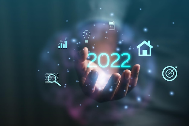 2022-concept Mensen uit het bedrijfsleven tonen de toekomst van big data-technologie metaverse door middel van netwerken