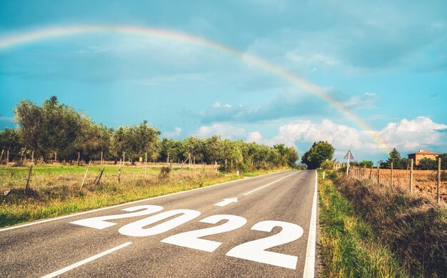 2022 Nieuwjaar road trip reizen en toekomstvisie concept