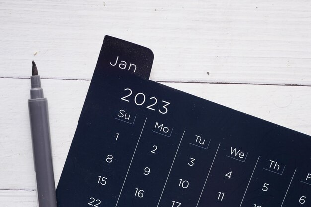 2023 jaarkalender op bureau