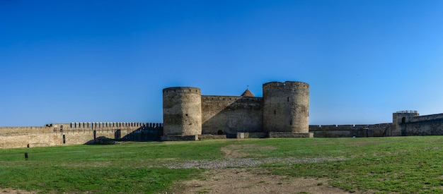 24.04.2021. Bilhorod-Dnistrovskyi of Akkerman fort, regio Odessa, Oekraïne, op een zonnige lenteochtend