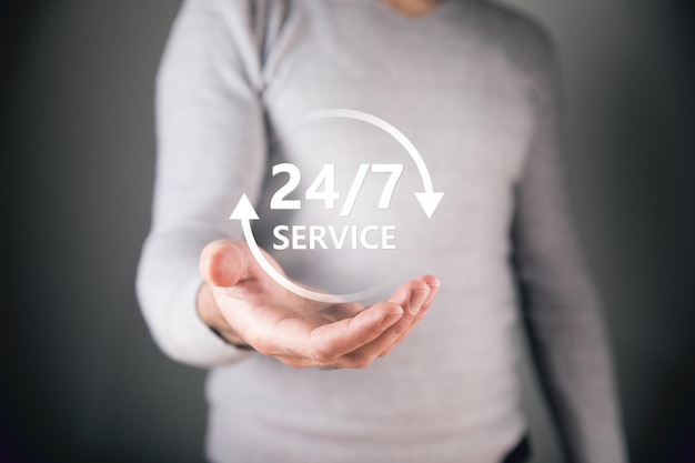 247 service icoon ondersteuning in de hand houden