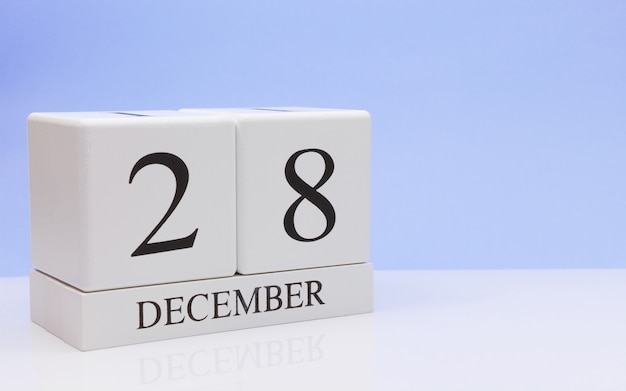 28 december. Dag 28 van maand, dagelijkse kalender op witte lijst.