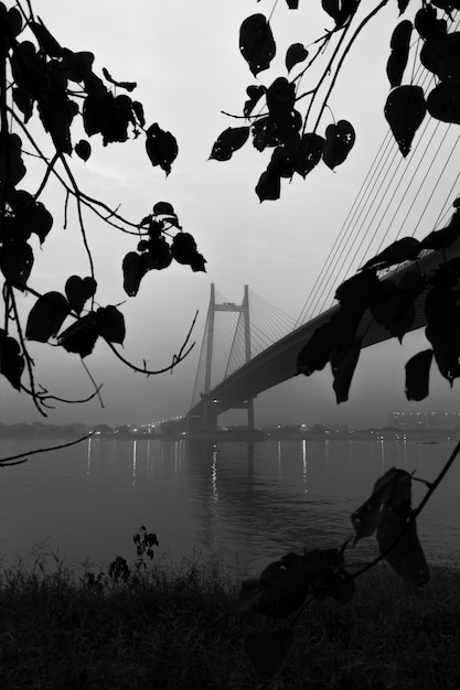 Photo 2nd hoogle bridge (vidyasagar setu) over the river ganges