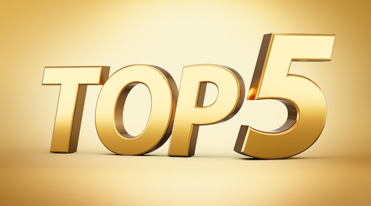 Foto 3d goud glanzende top 5 tekst top vijf 3d tekst geïsoleerd op gouden achtergrond 3d illustratie