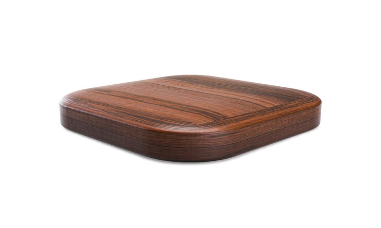 3d houten tribune vooraanzicht geïsoleerd op witte achtergrond 3d houten podium op witte background