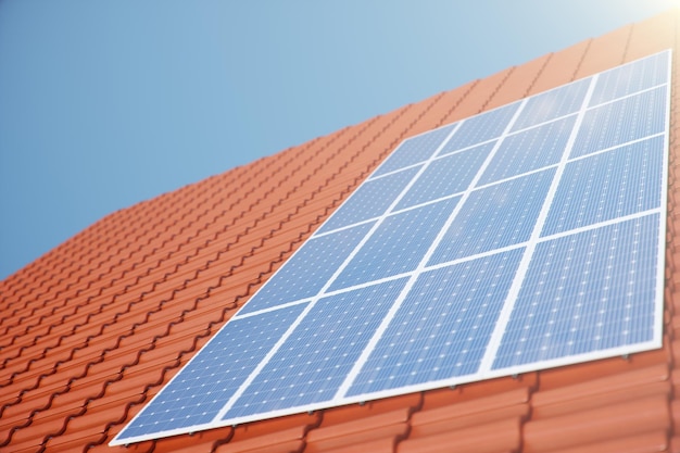 3D illustratie zonnepanelen op een rood dak van een huis. Zonnepanelen met reflectie mooie blauwe lucht. Concept van hernieuwbare energie. Ecologische, schone energie. Groene energie. Fotovoltaïsche zonnecellen.