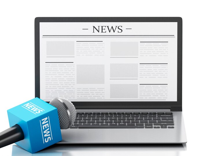 Photo 3d 新聞麥克風和筆記型電腦與新聞文章