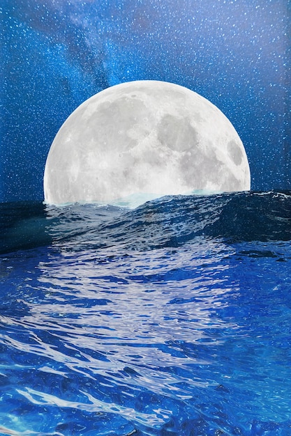 Photo 3d rendering moon backgroun in the sea