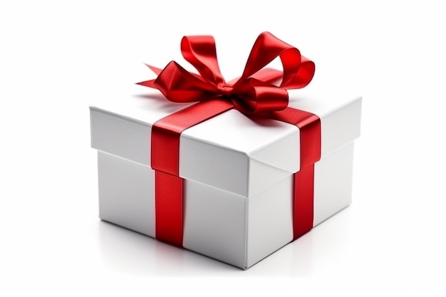 Белая коробка для подарков с красной лентой на белом фоне
