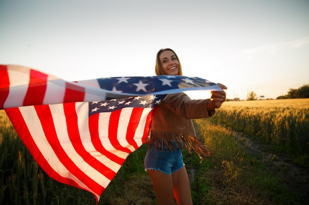 4 juli USA onafhankelijkheidsdag vieren met nationale Amerikaanse vlag