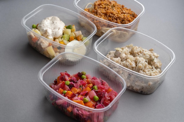 4 lettuce in molds for fast delivery pasta with minced meat and onion in navystyle and a jar