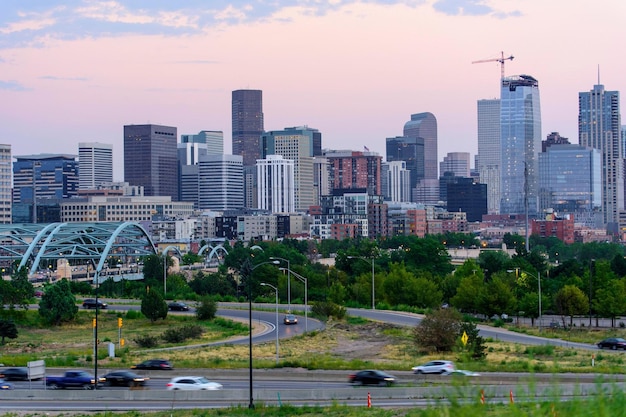 Foto 4k beeld denver colorado skyline silhouetted bij zonsopgang