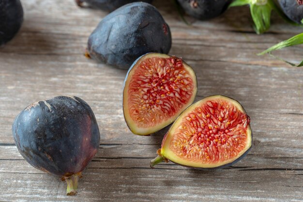 Foto 4k ultra hd closeup van fresh sweet figs halved en macro inside shot