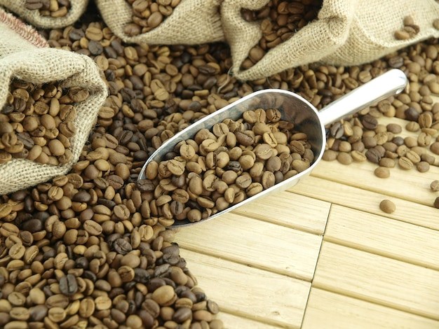 写真 コーヒー豆の袋はコーヒー豆でいっぱいです。