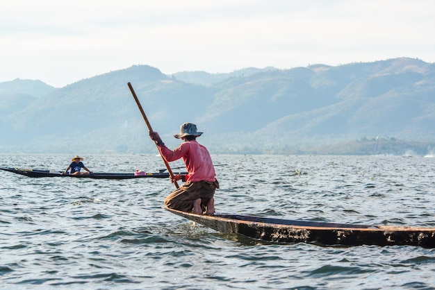 ミャンマーのインレー湖の美しいパノラマビュー