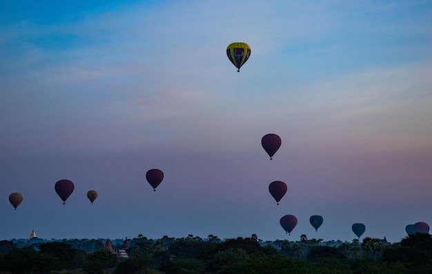 バガンミャンマーの気球の美しい景色