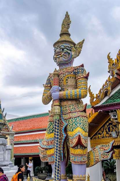 タイのバンコクにあるワットプラケオ神殿の王宮の美しい景色