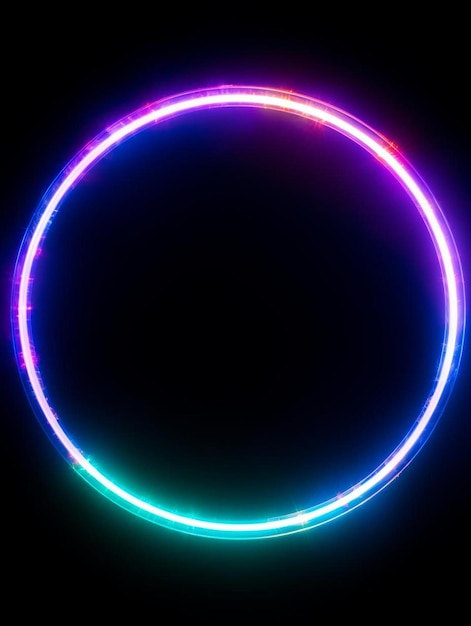 Фото Ярко светящийся iridescent тонкий круг света на черном фоне