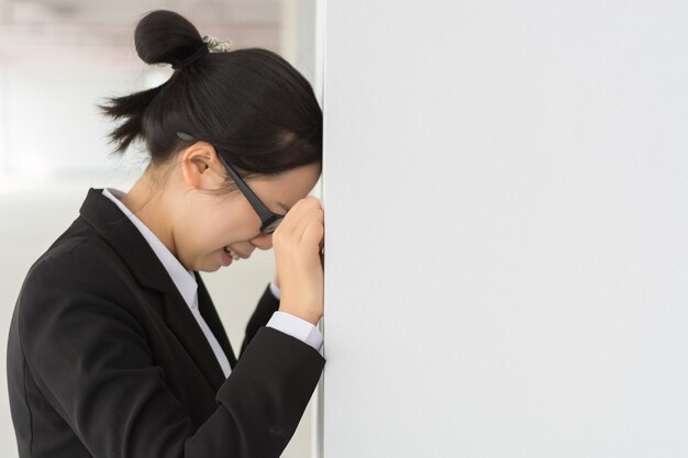 写真 壊れたそわそわした女の子