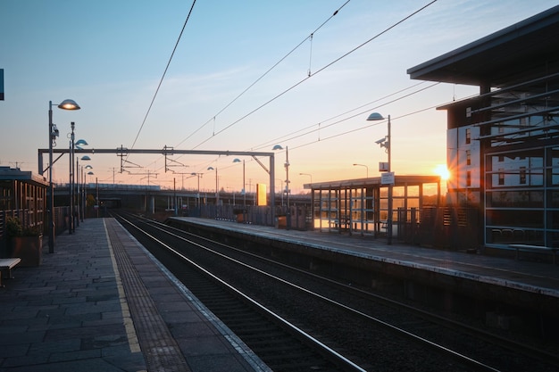 写真 夕暮れ時のエディンバラの駅 エディンバラ スコットランド イギリス