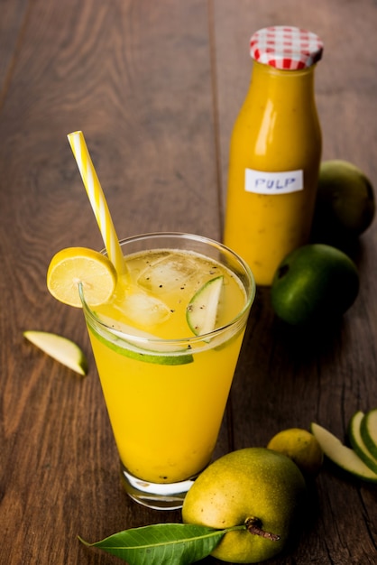 Aam panna o panha o succo di mango verde salato e dolce