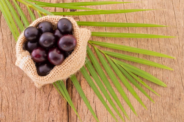 Aan Acai-vruchten van oorsprong uit de Amazone worden veel geneeskrachtige eigenschappen toegeschreven