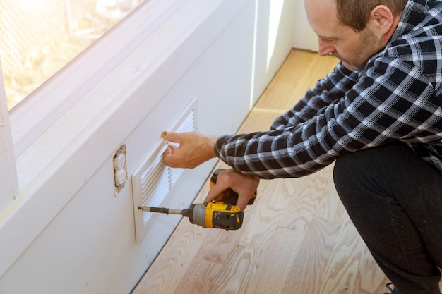 Aan de muur gemonteerde ventilatieopening voor de luchtbedekking