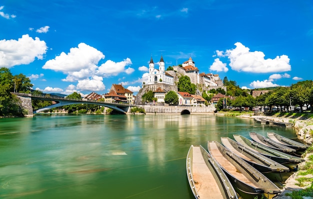 Aarburg Castle en kerk in Zwitserland