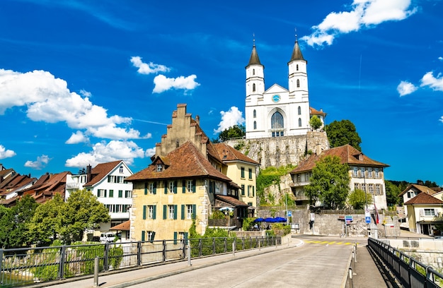 Aarburg Castle en kerk in Zwitserland