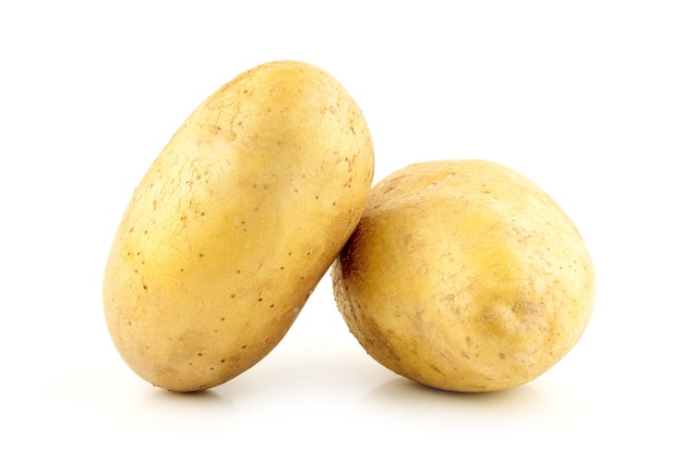 Aardappel geïsoleerd op wit