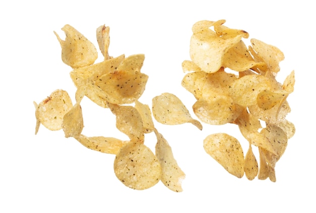 Aardappelchips vallen vliegen in de lucht Gouden gebakken Aardappelchips zwevende explosie Stapelgroep Aardappelchips gieten in de lucht Witte achtergrond geïsoleerd bevriezen beweging hoge snelheid sluiter