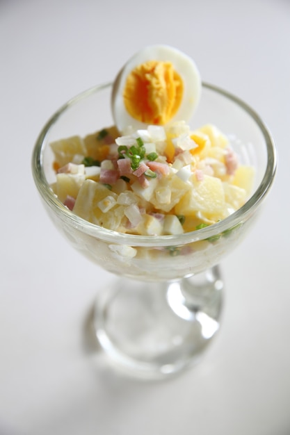 Aardappelsalade van dichtbij