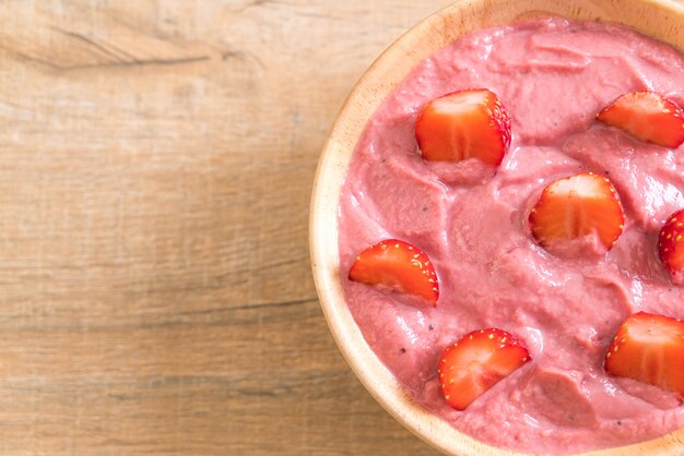 aardbeien smoothies kom