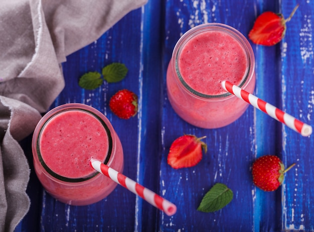 Aardbeien smoothies. zomer verfrissend drankje.