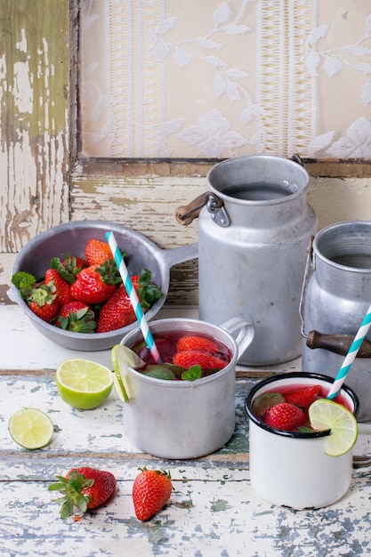 Aardbeilimonade in een glas